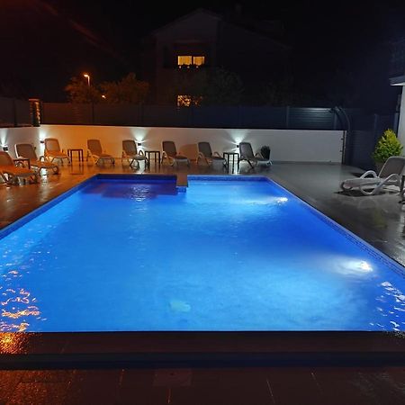 Viktor Rooms And Apartments Rovinj Exterior photo