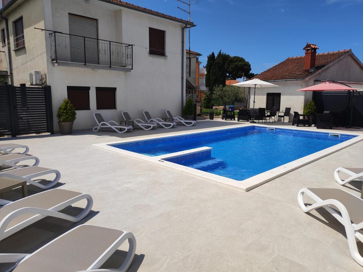 Viktor Rooms And Apartments Rovinj Exterior photo