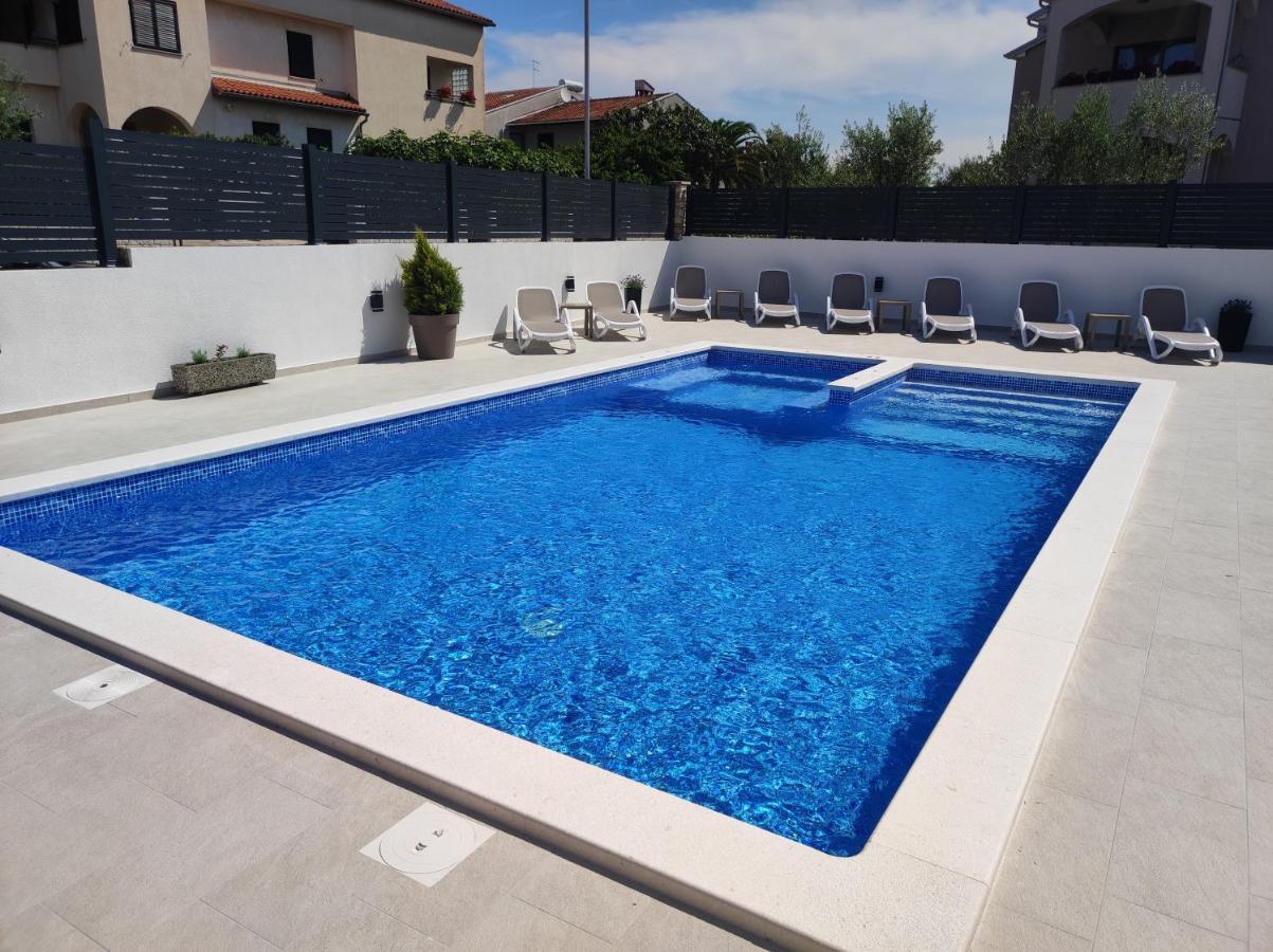 Viktor Rooms And Apartments Rovinj Exterior photo