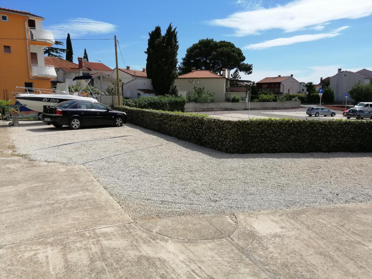 Viktor Rooms And Apartments Rovinj Exterior photo