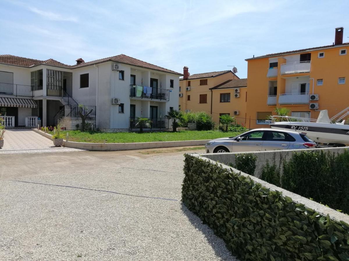 Viktor Rooms And Apartments Rovinj Exterior photo