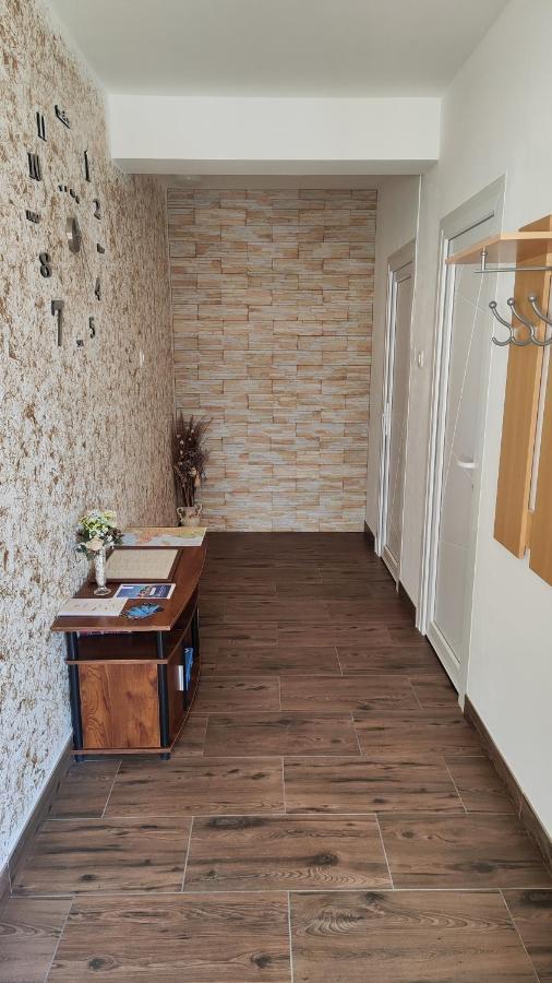 Viktor Rooms And Apartments Rovinj Exterior photo